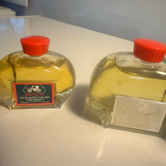 Vintage Avon men’s deodorant and aftershave and a bones box - Picture 3 of 4